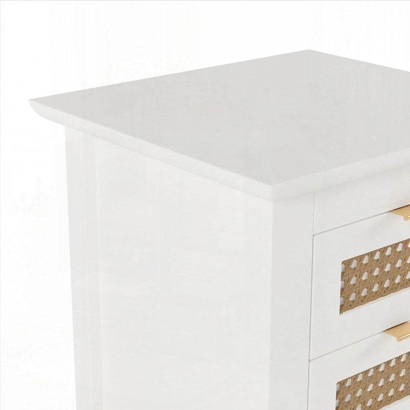 Tables de chevet en bois (lot de 2) avec surfaces en rotin tressé et trois tiroirs