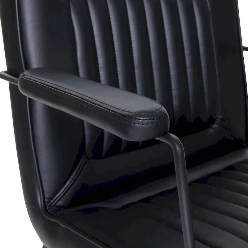 Fauteuil en similicuir  piètement luge